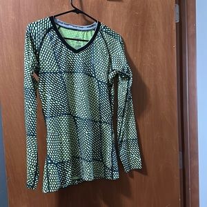 EUC Nike Pro Fitted Long Sleeve Patterned Top. Size M.